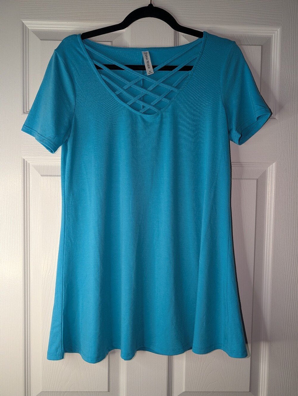 Zenana Premium Women’s Medium Turquoise Blue Criss Cross V Neck Short Sleeve Tun